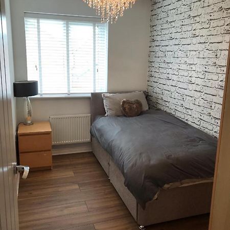 Double Room With En-Suite. Central For North West Rainhill Ngoại thất bức ảnh
