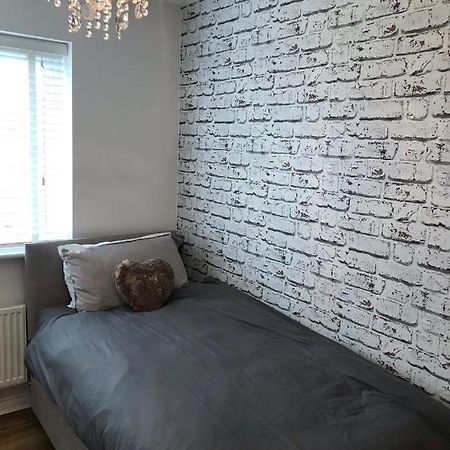 Double Room With En-Suite. Central For North West Rainhill Ngoại thất bức ảnh